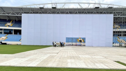 Sân Mỹ Đình bắt đầu dựng sân khấu cho lễ khai mạc SEA Games 31